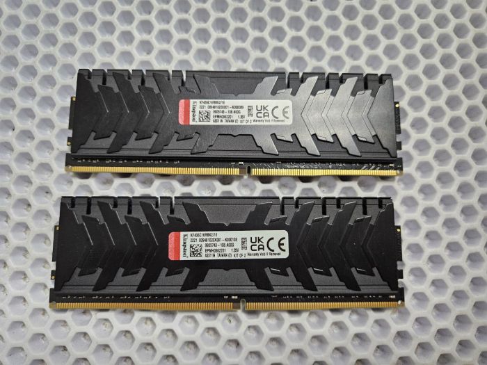Оперативная память Kingston FURY Renegade [KF436C16RBK2/16]  DIMM 3600Мгц 16 ГБ