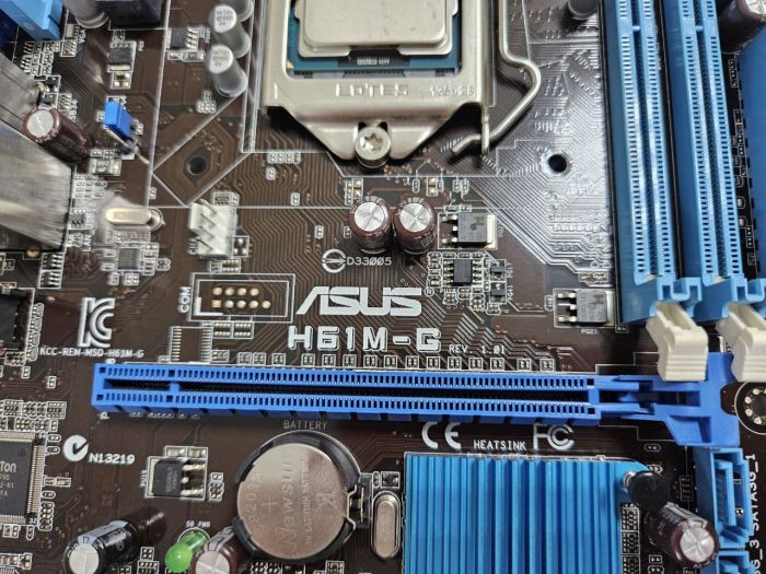Материнская плата ASUS H61M-G LGA1155 microATX с процессором Pentium G2030