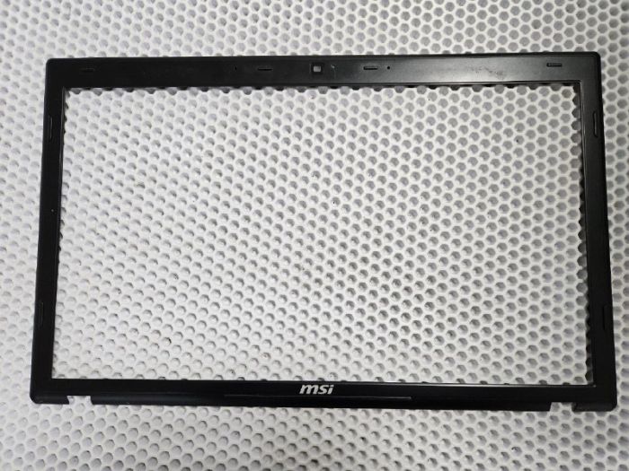 Рамка матрицы для MSI GP70 307751B233U черная