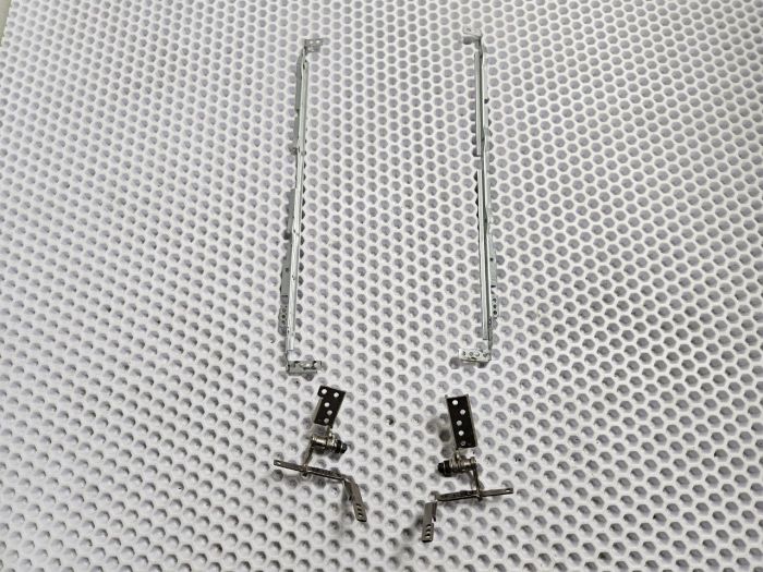 Петли для MSI CX70, GE70  MS-1758 в комплекте с направляющими Также подходят для моделей MSI CR60 CR70 CX61 CX70 2PF 2QF GE60 GE70 2OE 2PL GP60 GP70 2PE MS-16GA 16GB 16GD 16GP 1755 1756 175A