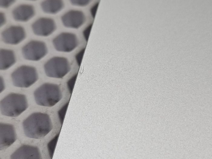 Крышка матрицы для ASUS Vivobook 16X K3605Z серебро с петлями, небольшой скол