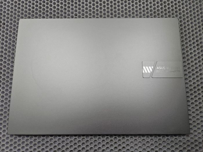 Крышка матрицы для ASUS Vivobook 16X K3605Z серебро с петлями, небольшой скол