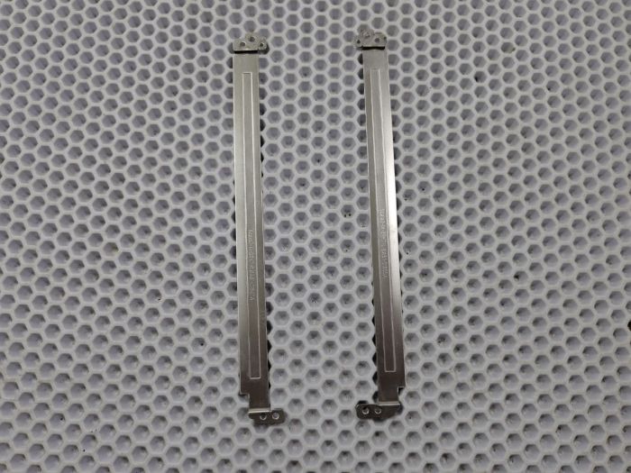 Петли в комплекте с направляющими для ноутбука Samsung NP300E4A