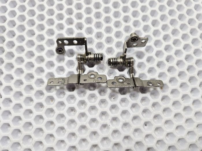 Петли в комплекте с направляющими для ноутбука Samsung NP300E4A