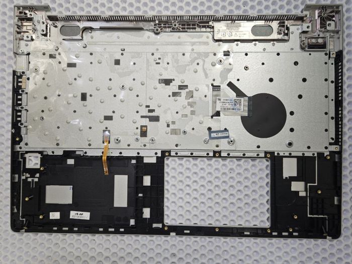 Верхняя часть корпуса (топкейс) с клавиатурой для HP ProBook 450 G6 с подсветкой серебро