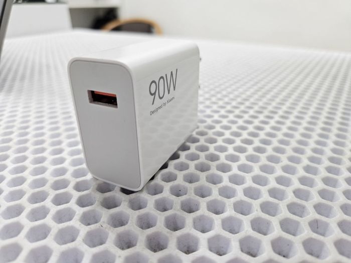 Блок питания, сетевой адаптер Xiaomi 90W USB белый без кабеля в комплекте, оригинал