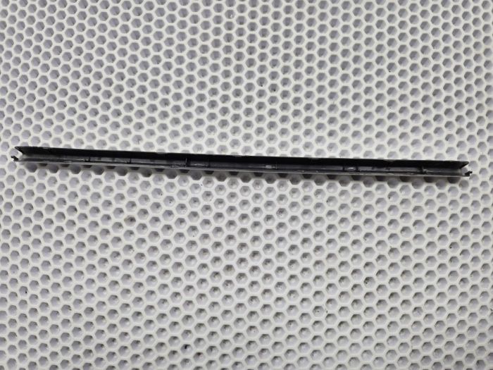 Крышка заглушка петель для Honor Magicbook Pro HBB-WAH9PHNL серебро, нет пары защелок