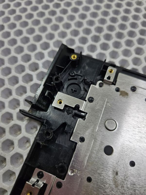 Верхняя часть корпуса (топкейс) Lenovo V110-15 V110-15ISK 460.08B03.0023 5CB0L78347 сломано 2 футорки