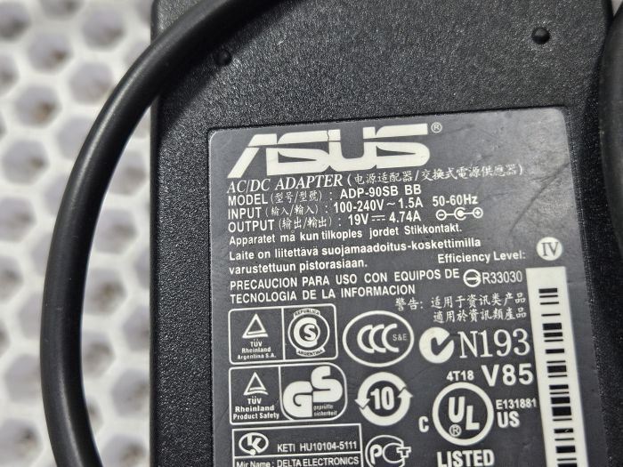 Зарядка для ноутбука Asus 19V 4.74A (90W) 5.5x2.5мм бу