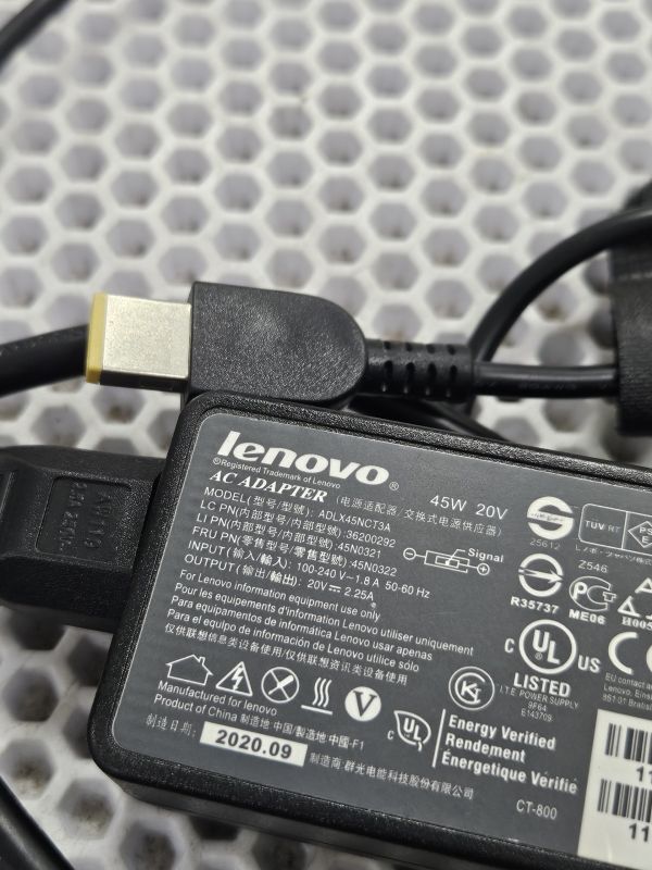 Зарядка для ноутбука Lenovo 20V 2.25A  45W прямоугольный разъем, бу