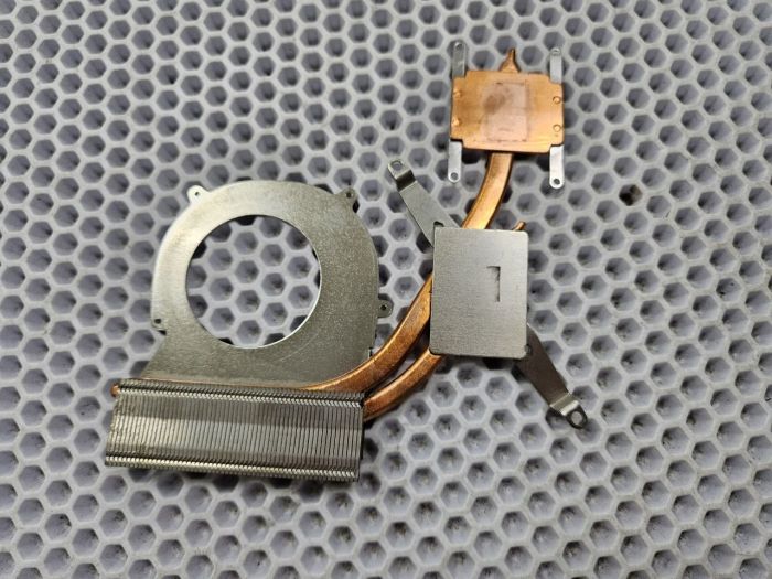 Радиатор системы охлаждения AY1101180U0 для Sony VAIO VPCEB (PCG-71211V)