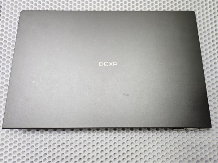 Крышка матрицы металлическая для DEXP Atlas M15-A5W304 с петлями