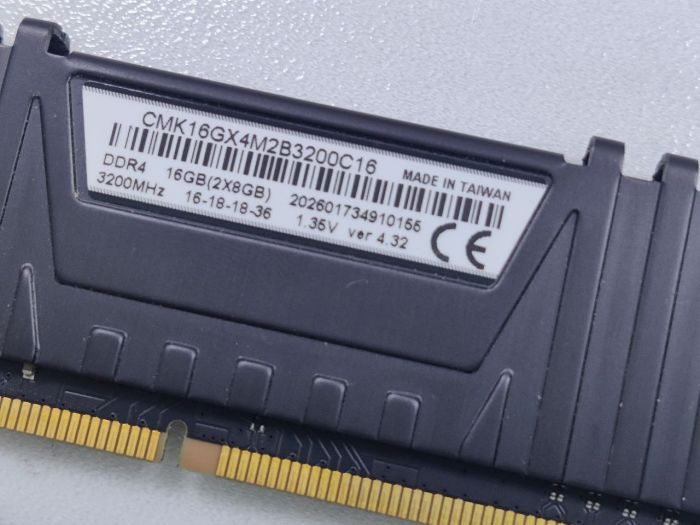 Оперативная память Комплект VENGEANCE® LPX 16 Гб (2x8 Гб) DDR4 DRAM 3200 МГц C16