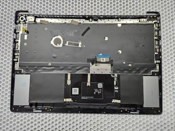 Верхняя часть корпуса (топкейс) с клавиатурой для Tecno Megabook K16S 13th металл