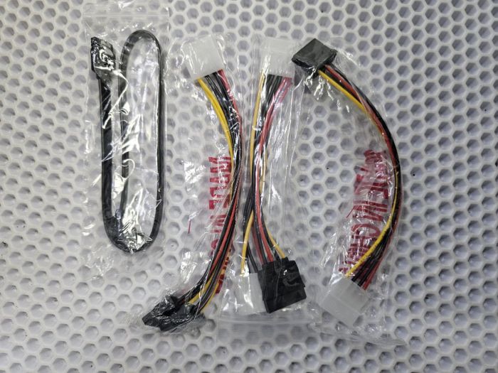 Набор переходников molex - sata 3шт