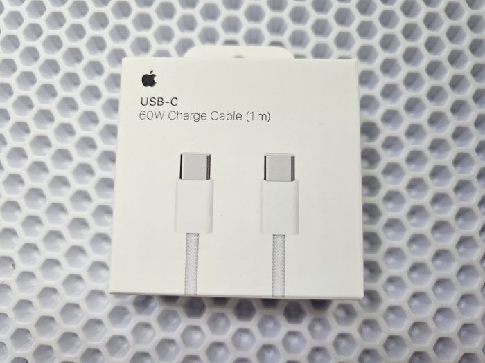 Кабель зарядный Apple USB-C/USB-C (1m iP15) BOX 60w
