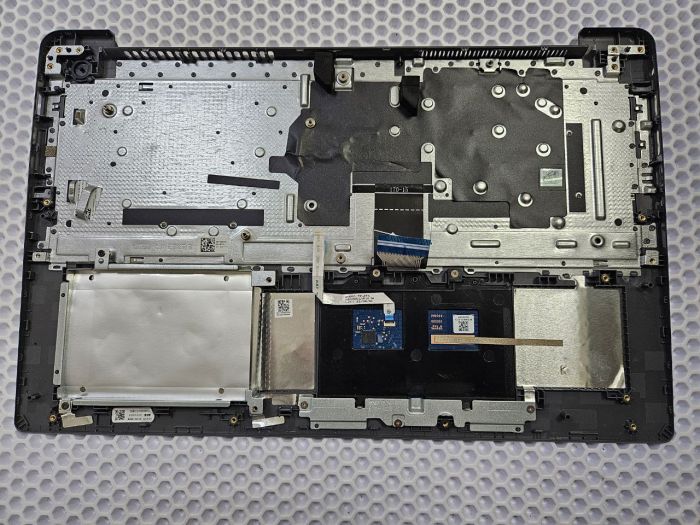 Верхняя часть корпуса (топкейс) для ноутбука Lenovo IdeaPad 3 15ITL6 с клавиатурой серый (имеет небольшие дефекты по внешнему виду)