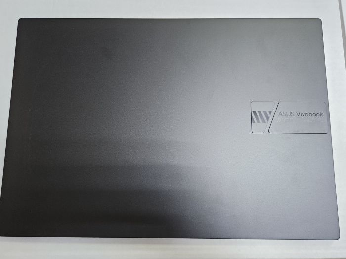 Крышка матрицы для asus Vivobook 16X K3605Z серая, мелкие царапины, слева погнуто крепление