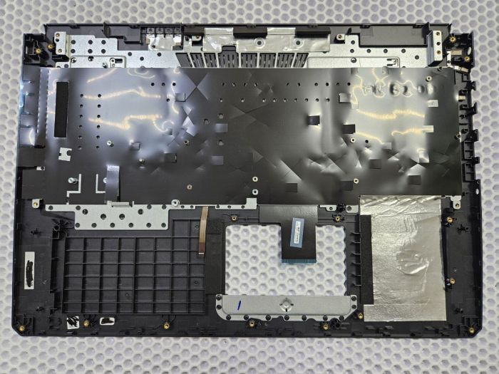 Верхняя часть корпуса (топкейс) с клавиатурой для ASUS TUF Gaming FX705 с RGB-подсветкой