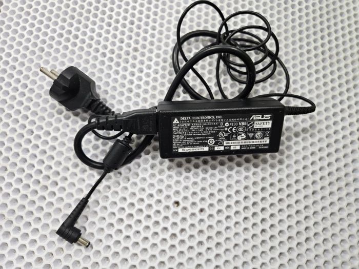 Зарядка для ноутбука Asus 19V 3.42A (65W) 5.5x2.5мм, бу