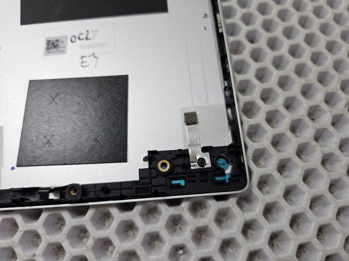 Крышка матрицы для ASUS Vivobook 16X K3605Z серебро, сломано крепление