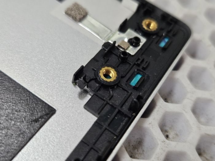 Крышка матрицы для ASUS Vivobook 16X K3605Z серебро, сломано крепление