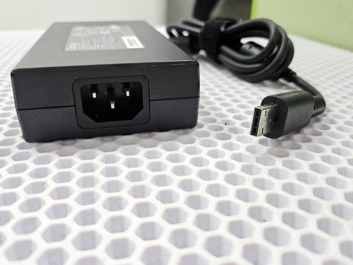 Блок питания, зарядное устройство для ноутбука MSI GP66, GE66 20V 12A 240W