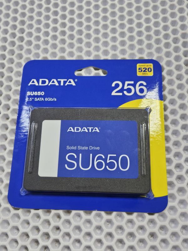 ADATA 256 ГБ Внутренний SSD-диск ASU650SS-256GT-R (ASU650SS-256GT-R)
