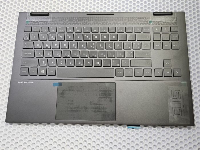 Верхняя часть корпуса (топкейс) с клавиатурой для ноутбука HP OMEN 15-ek 15-EN с подсветкой RGB
