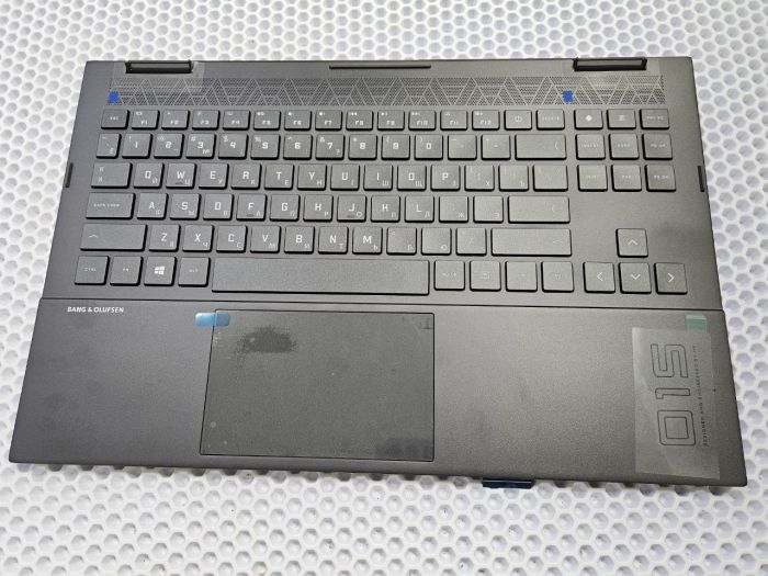 Верхняя часть корпуса (топкейс) с клавиатурой для ноутбука HP OMEN 15-ek 15-EN с белой подсветкой