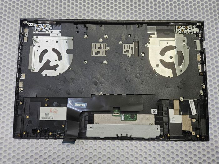 Верхняя часть корпуса (топкейс) с клавиатурой для ноутбука HP OMEN 15-ek 15-EN с белой подсветкой