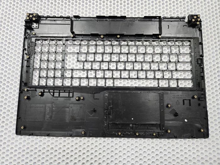 Верхняя часть корпуса (топкейс) для ноутбука MSI GP75 GL75 GE75 черный