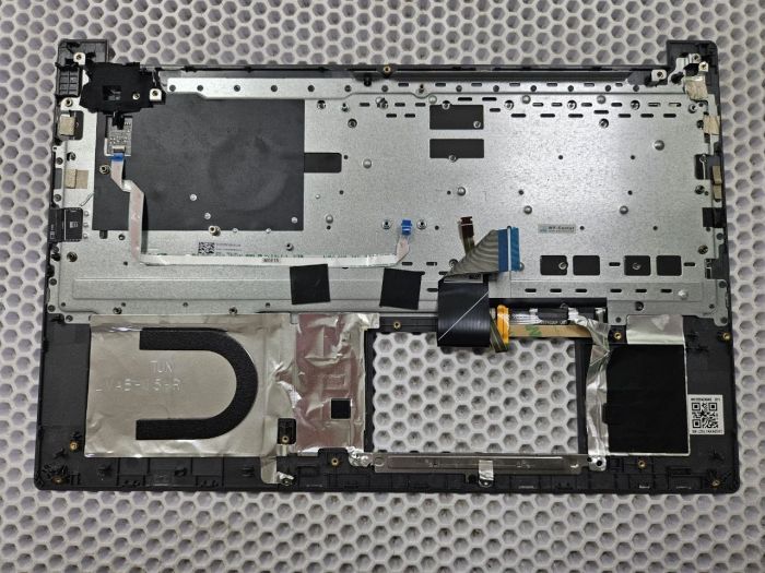 Верхняя часть корпуса (топкейс) с клавиатурой для ноутбука Lenovo Thinkbook 15-IIL + толкатель кнопки включения с отпечатком пальца серебристый