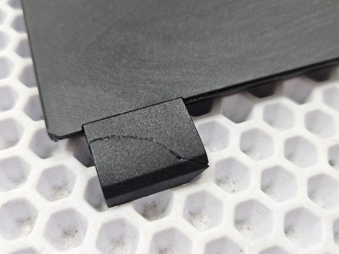 Крышка матрицы MSI GE75 металл, склеено ушко справа