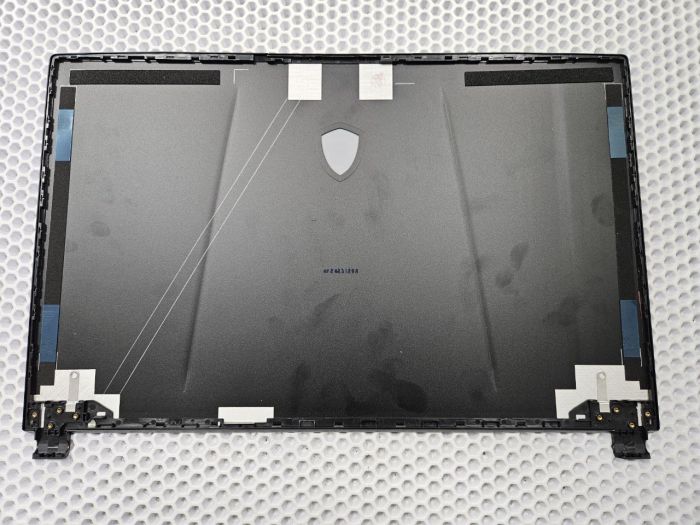 Крышка матрицы MSI GE75 металл, склеено ушко справа
