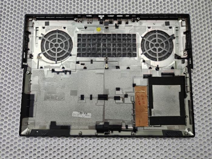 Нижняя часть корпуса (поддон) Lenovo Legion Y530-15 Y540-15IRH AP1DG000400