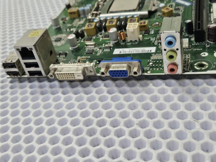 Материнская плата HP H-JOSHUA-H6 H61-Cupertino 696234-001 LGA1155 с процессором Inter Core i3-2120 Материнская плата HP H-JOSHUA-H6 H61-Cupertino 696234-001 LGA1155 с процессором Inter Core i3-2120