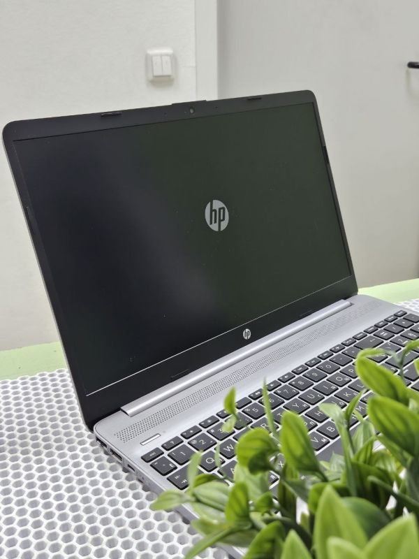 Ноутбук HP 250 G8 SSD 240 ГБ/ОЗУ 8 ГБ/i5-1035G1