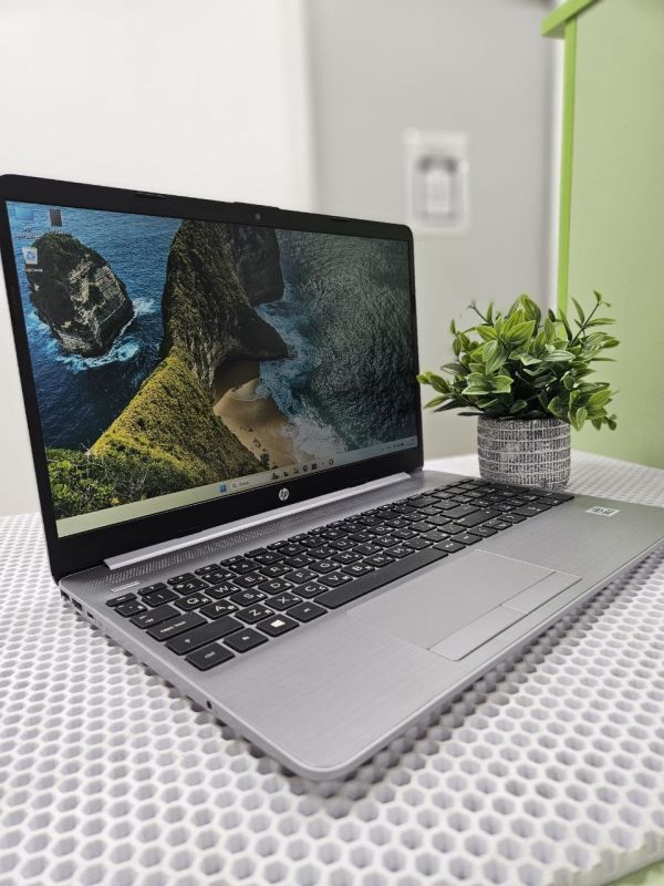 Ноутбук HP 250 G8 SSD 240 ГБ/ОЗУ 8 ГБ/i5-1035G1