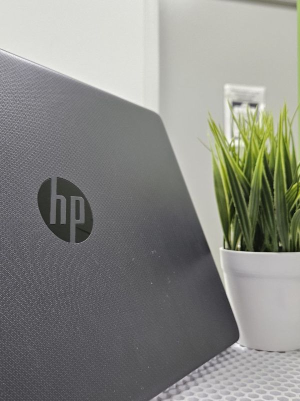 Ноутбук HP 15s-fq1123ur SSD 240 ГБ/ОЗУ 8 ГБ/i3-1005G1