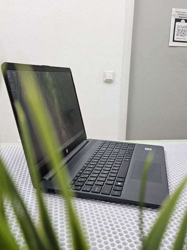 Ноутбук HP 15s-fq1123ur SSD 240 ГБ/ОЗУ 8 ГБ/i3-1005G1