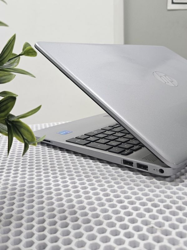 Ноутбук HP 250 g8 i5-1135G7/16gb ОЗУ/512gb ssd