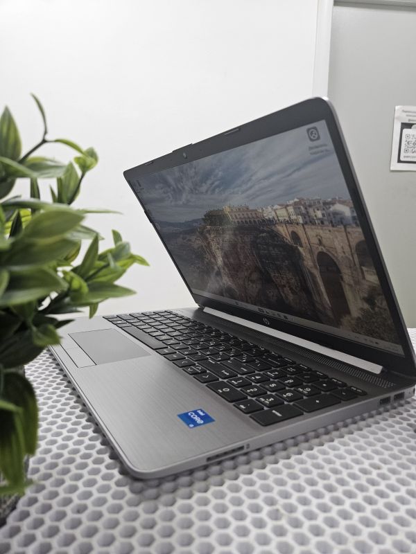 Ноутбук HP 250 g8 i5-1135G7/16gb ОЗУ/512gb ssd