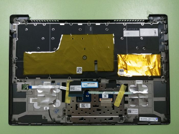 Верхняя часть корпуса (топкейс) для ноутбука Lenovo Yoga 720S-13IKB с клавиатурой и тачпадом, с подсветкой p/n 5CB0P18924