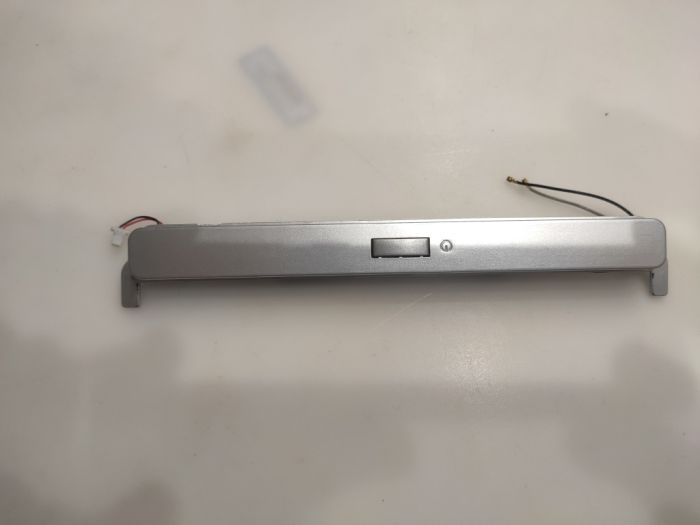 Крышка с толкателем кнопки включения, антеннами wi-fi и спикером моноблока Acer C24-760