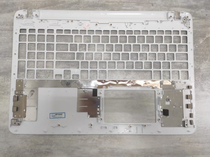 Верхняя часть корпуса (топкейс) Sony SVF152 белый, без клавиатуры, без тачпада
