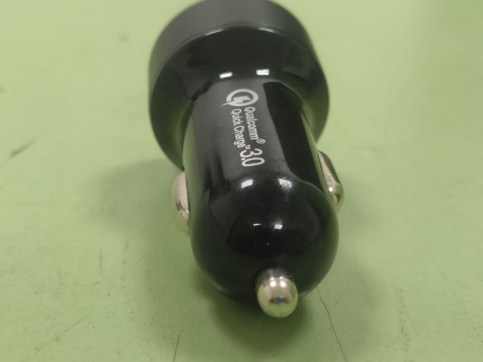 Автомобильная зарядка, в прикуриватель быстрая (2 USB) 1 USB 2.4A + 1 USB QC3.0 черная