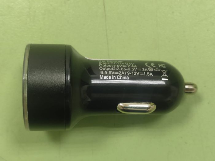 Автомобильная зарядка, в прикуриватель быстрая (2 USB) 1 USB 2.4A + 1 USB QC3.0 черная