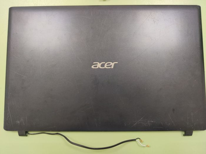 Крышка матрицы Acer v5-551 EAZRP0001030-2, царапины, чёрная