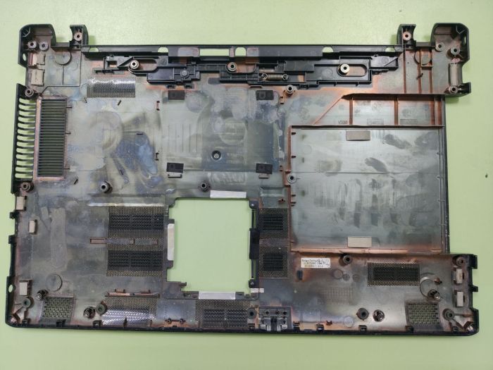 Нижняя часть корпуса (поддон) Acer v5-551 ul-e173569